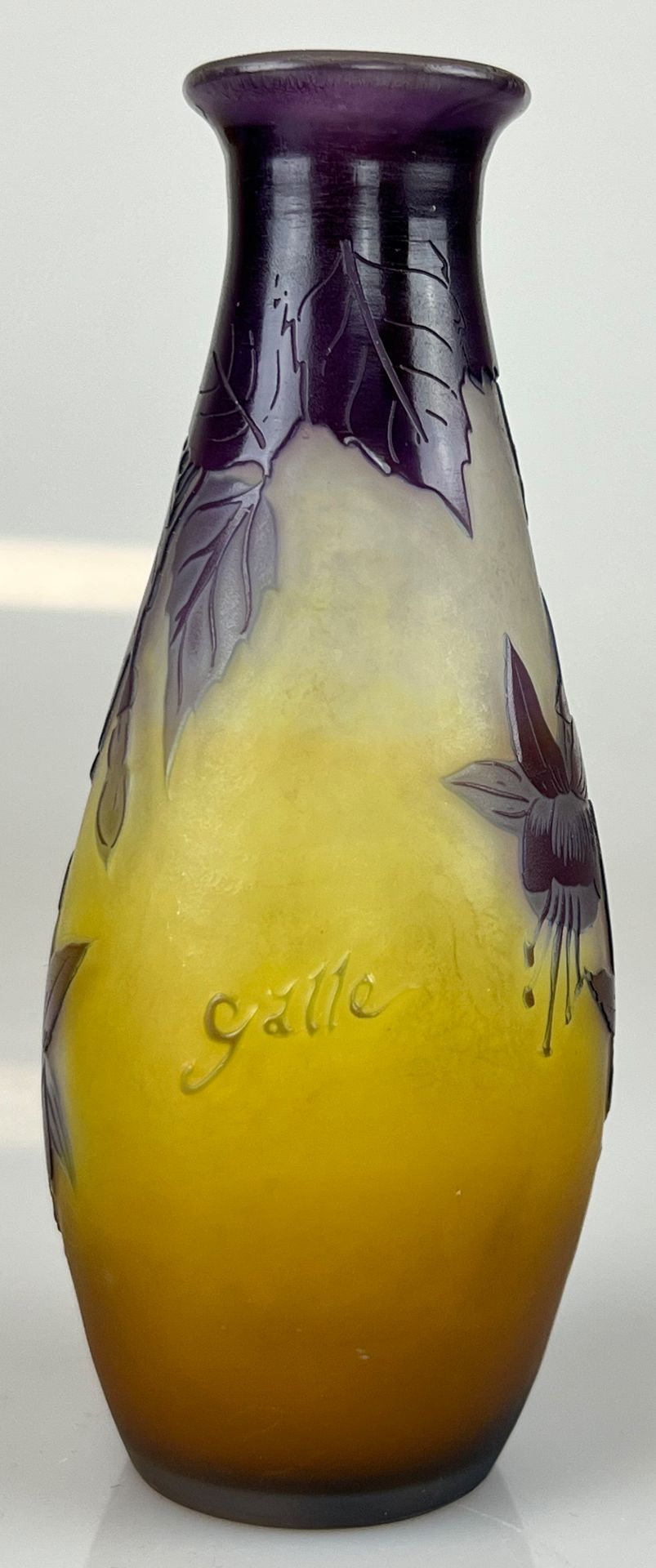 Émile GALLÉ (1846 - 1904). Vase mit Fuchsien. Um 1900. - Image 4 of 11