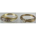 Zwei Ringe. 333 und 585 Gelbgold mit Weißgold mit Diamantbesatz.