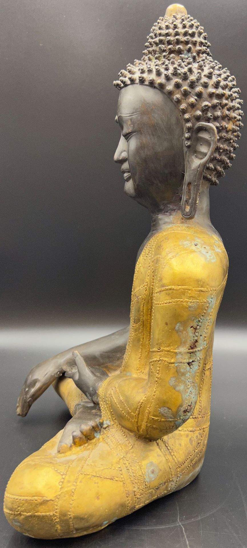 Sitzender Buddha. 19. / 20. Jahrhundert. Südasien. - Bild 2 aus 17