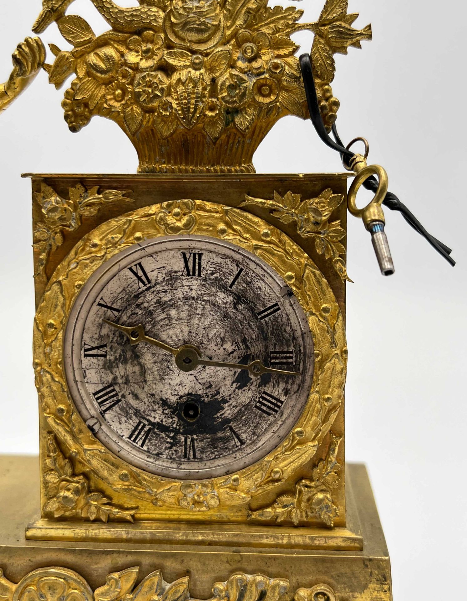 Tisch Uhr. 1. Hälfte 19. Jahrhundert. - Image 6 of 11