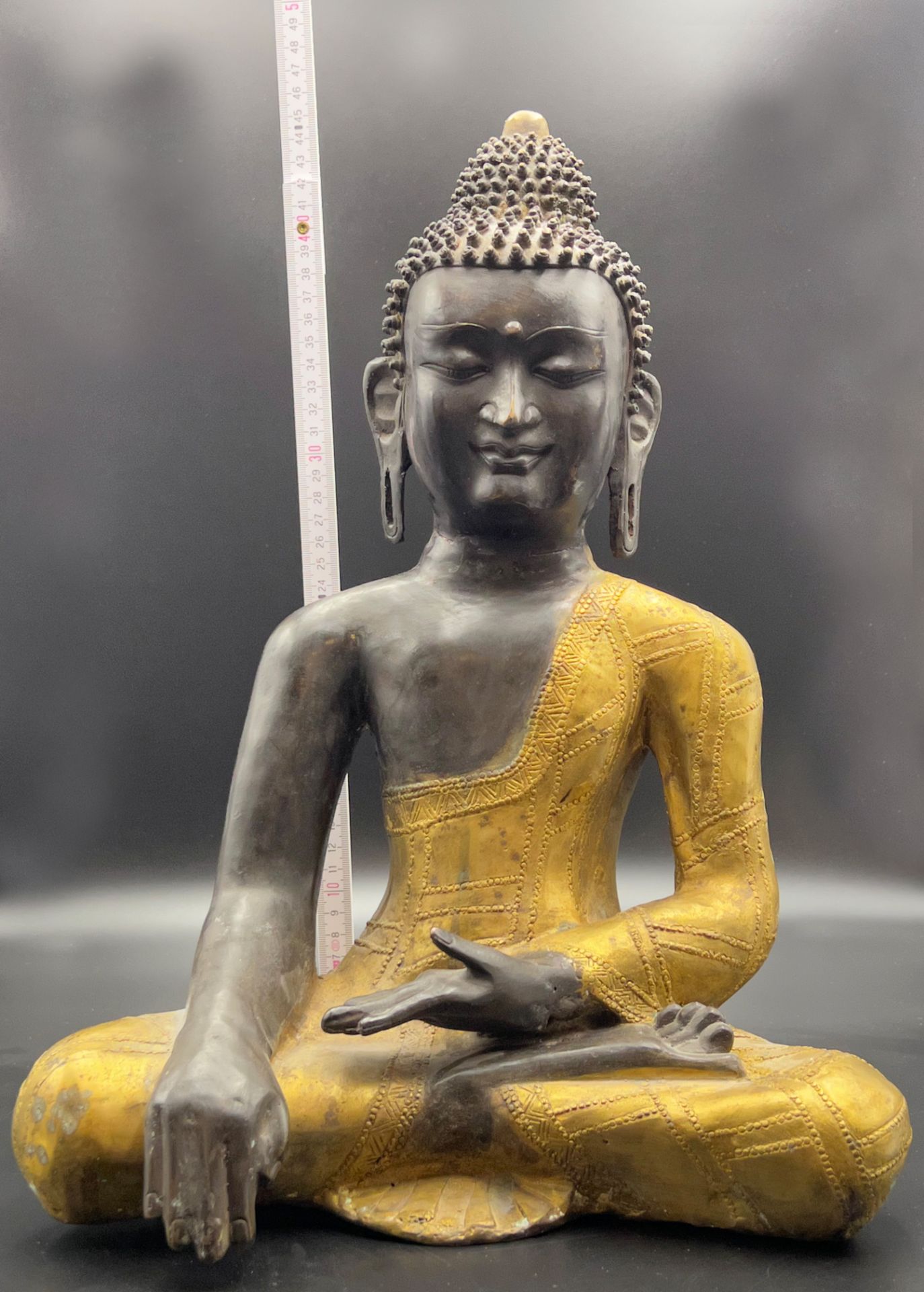 Sitzender Buddha. 19. / 20. Jahrhundert. Südasien. - Bild 17 aus 17