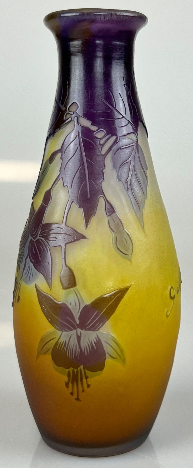 Émile GALLÉ (1846 - 1904). Vase mit Fuchsien. Um 1900. - Image 3 of 11
