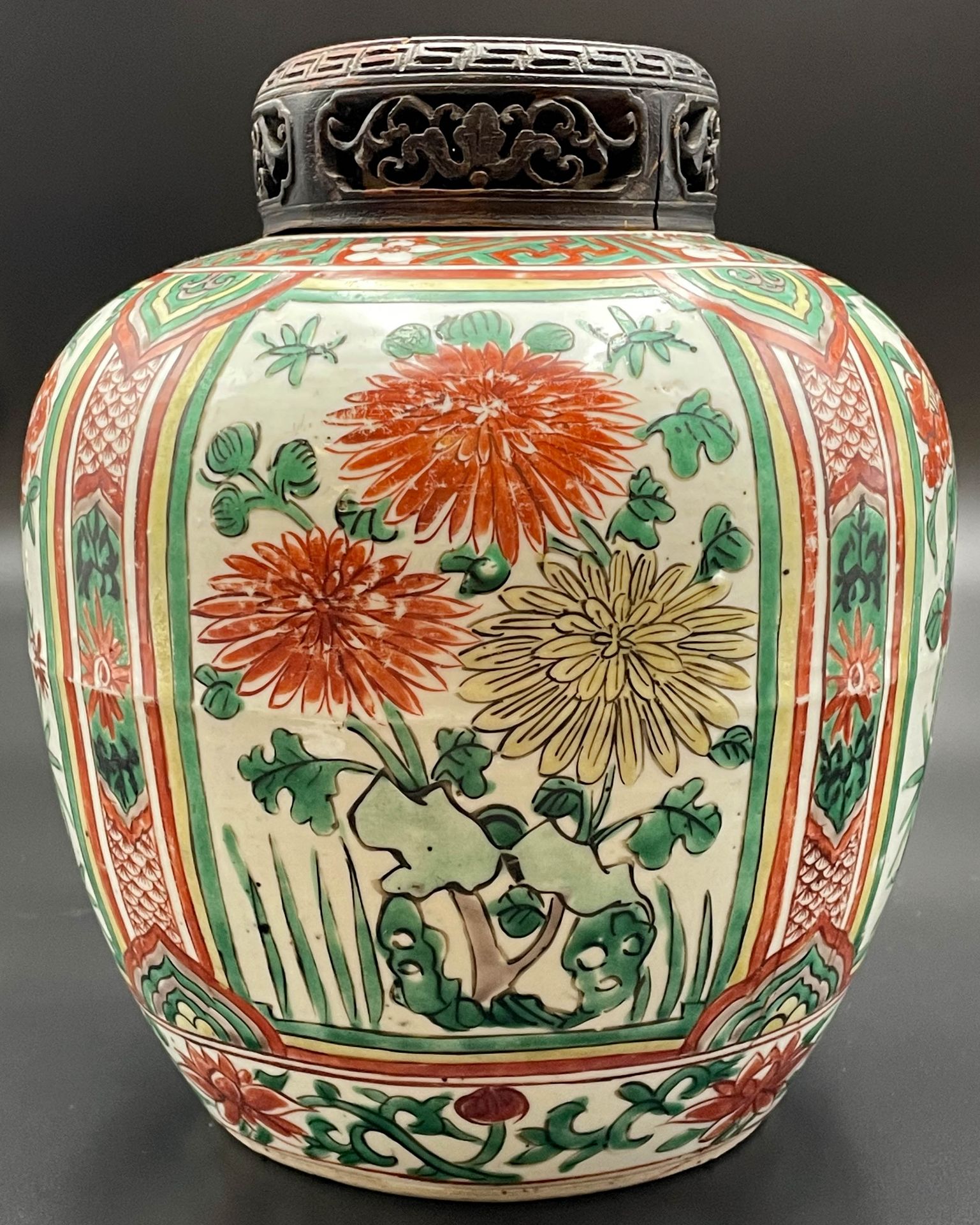 Potpourri-Vase. China. 20. Jahrhundert. - Bild 4 aus 15