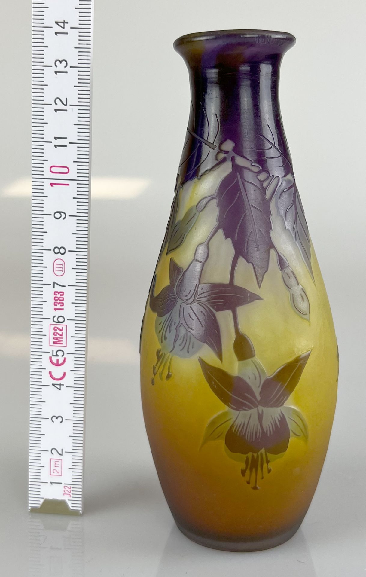 Émile GALLÉ (1846 - 1904). Vase mit Fuchsien. Um 1900. - Image 10 of 11