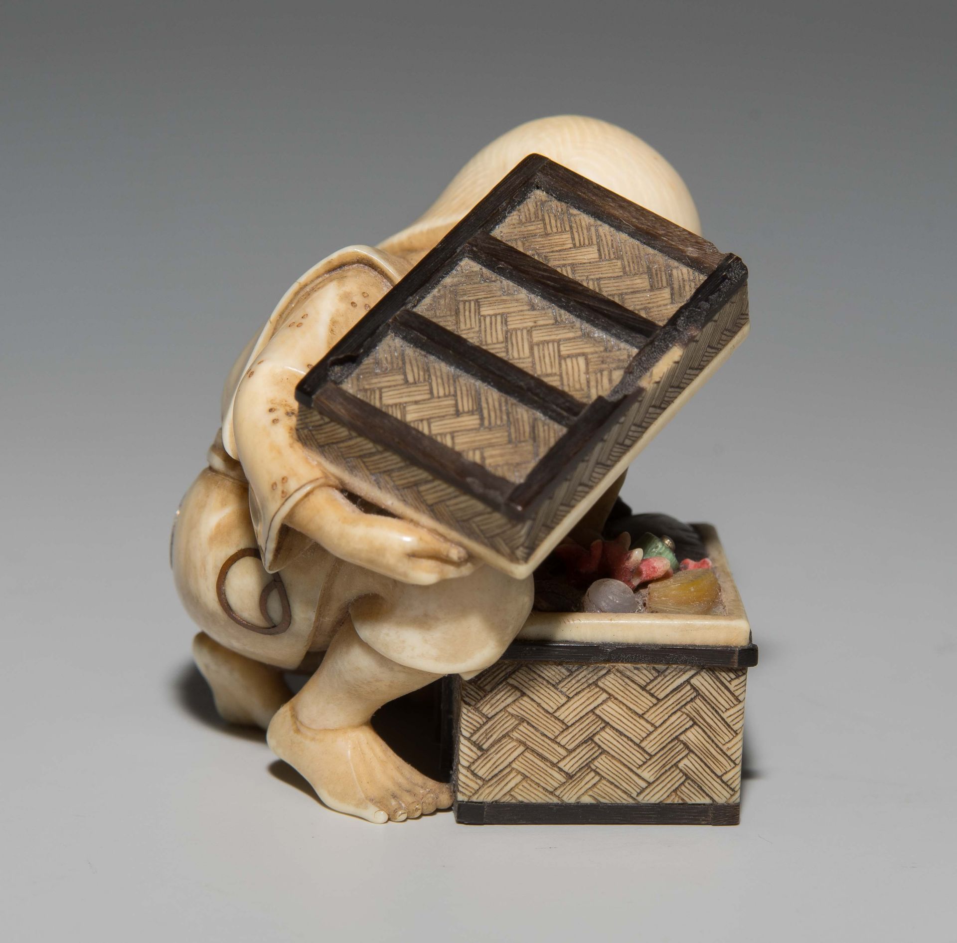 Netsuke von Yasuaki (Homei) - Bild 5 aus 8