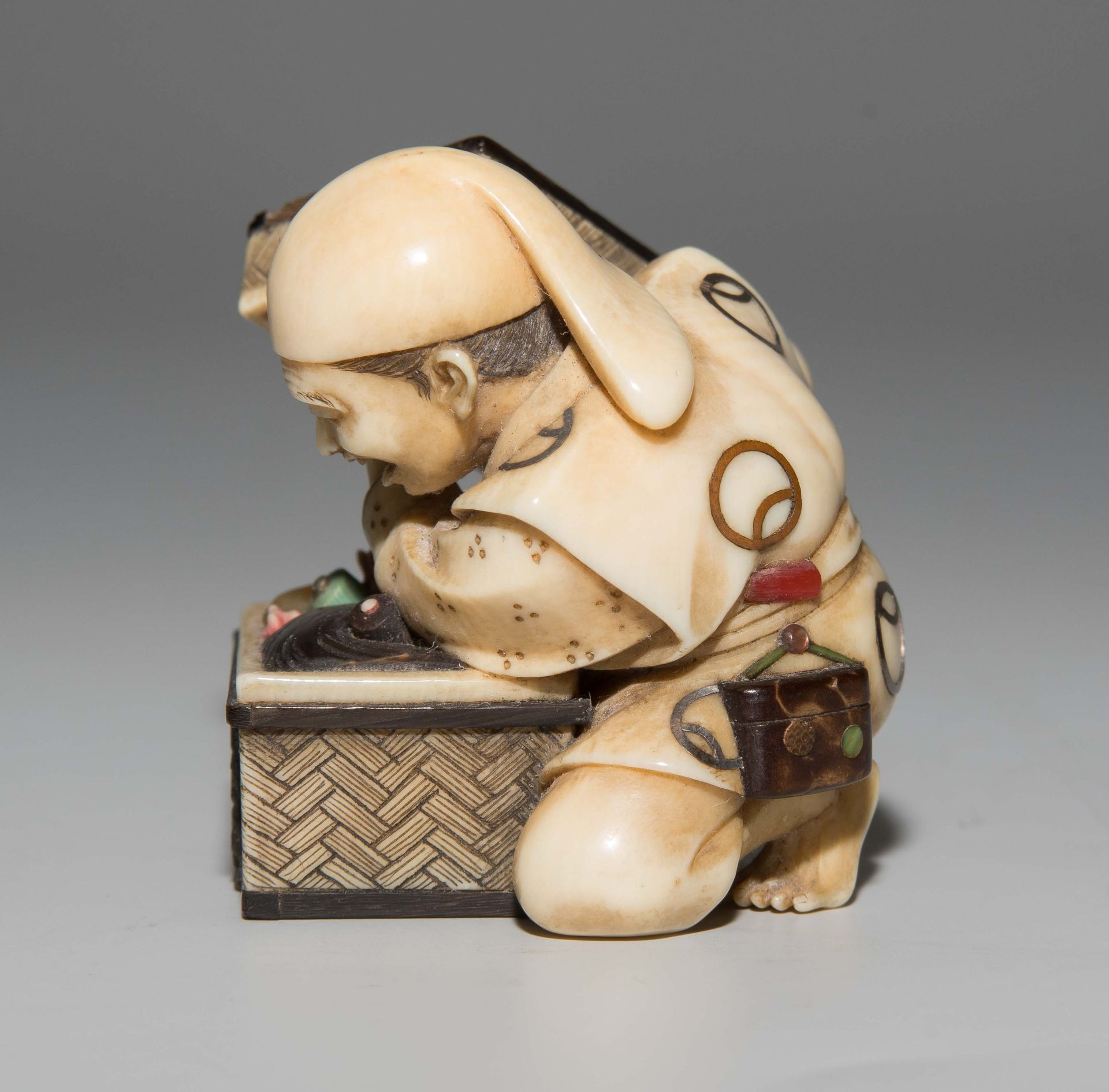 Netsuke von Yasuaki (Homei) - Bild 3 aus 8