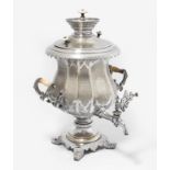 Grosser Samovar