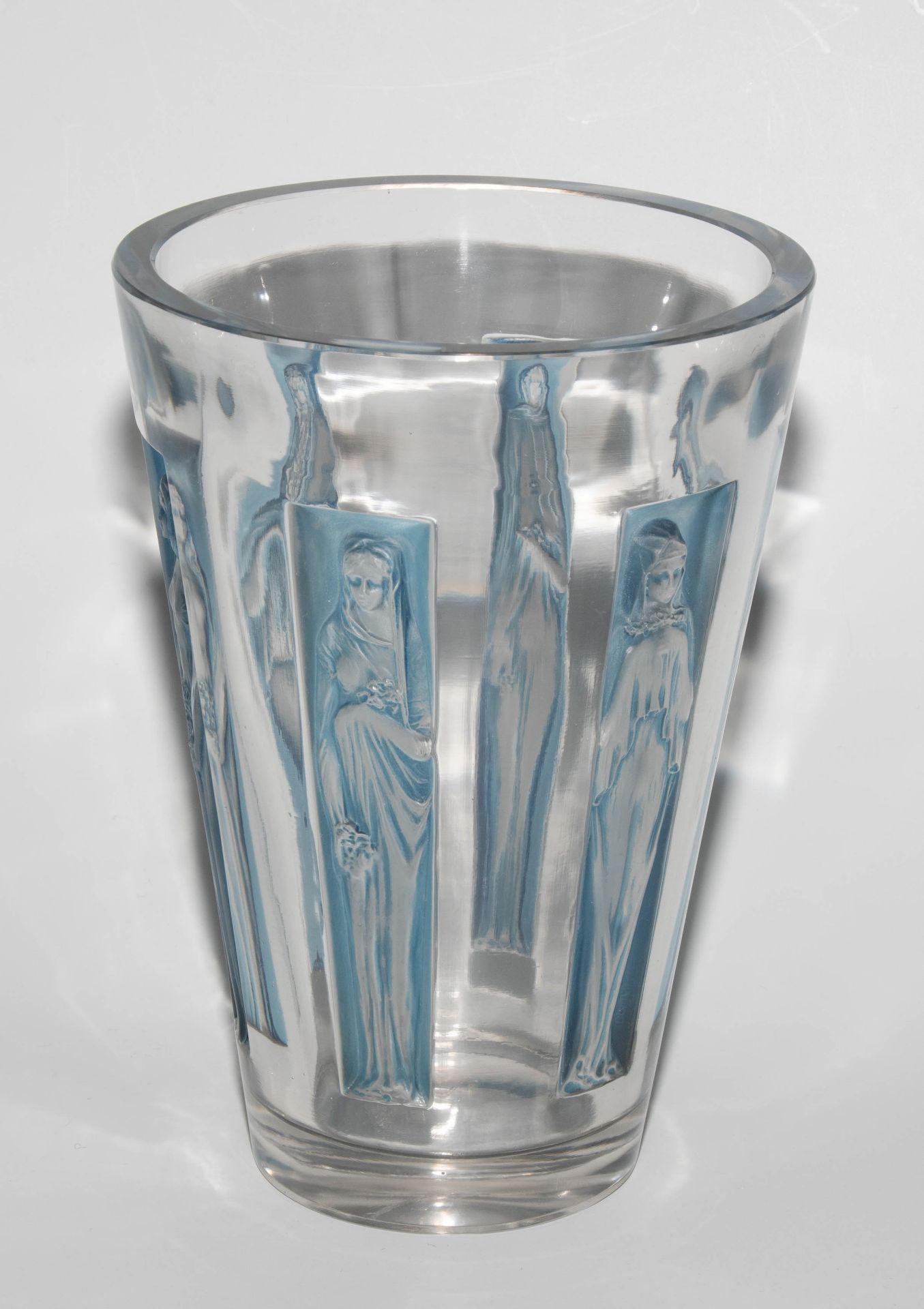 René Lalique, Vase "Gobelet Six Figurines" - Image 4 of 7