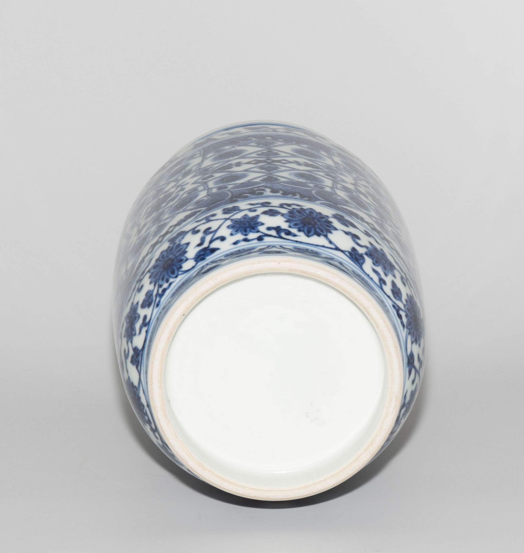 Vase - Image 6 of 7