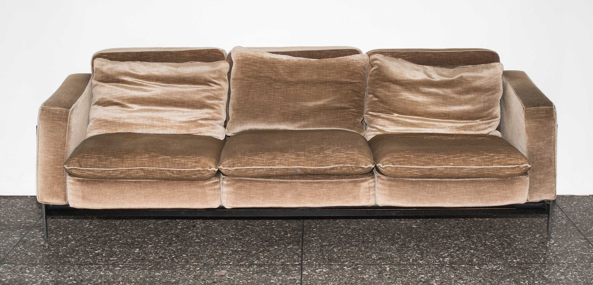 Robert Haussmann, Sofa "RH 302 Atlas"