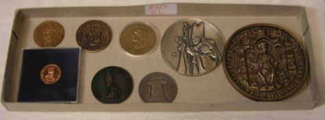 8 religiöse Medaillen