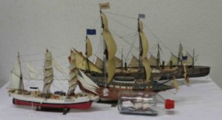3 Miniatur-Segelschiffe, 1 Buddleschiff