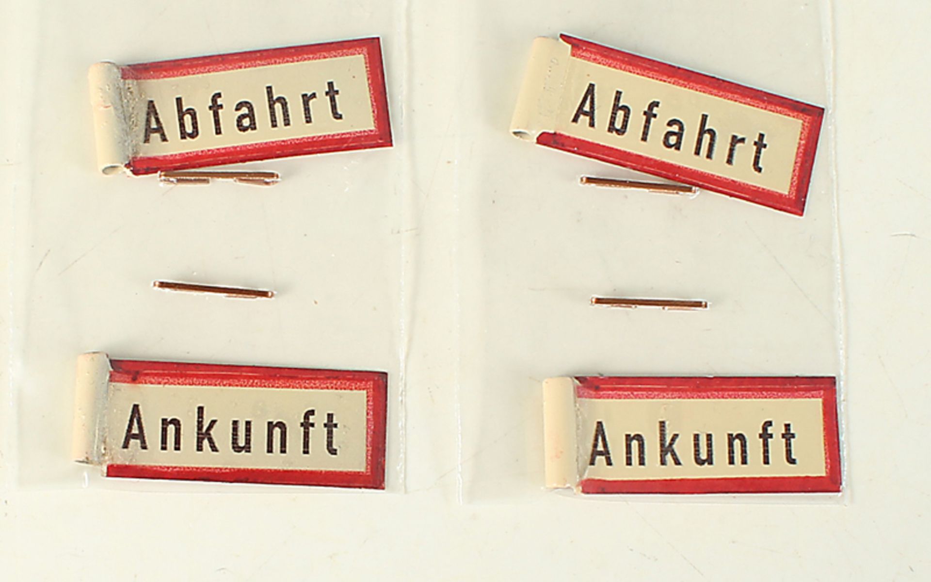 4 Einsteck-Schilder "Ankunft und Abfahrt für Bahnhöfe etc.