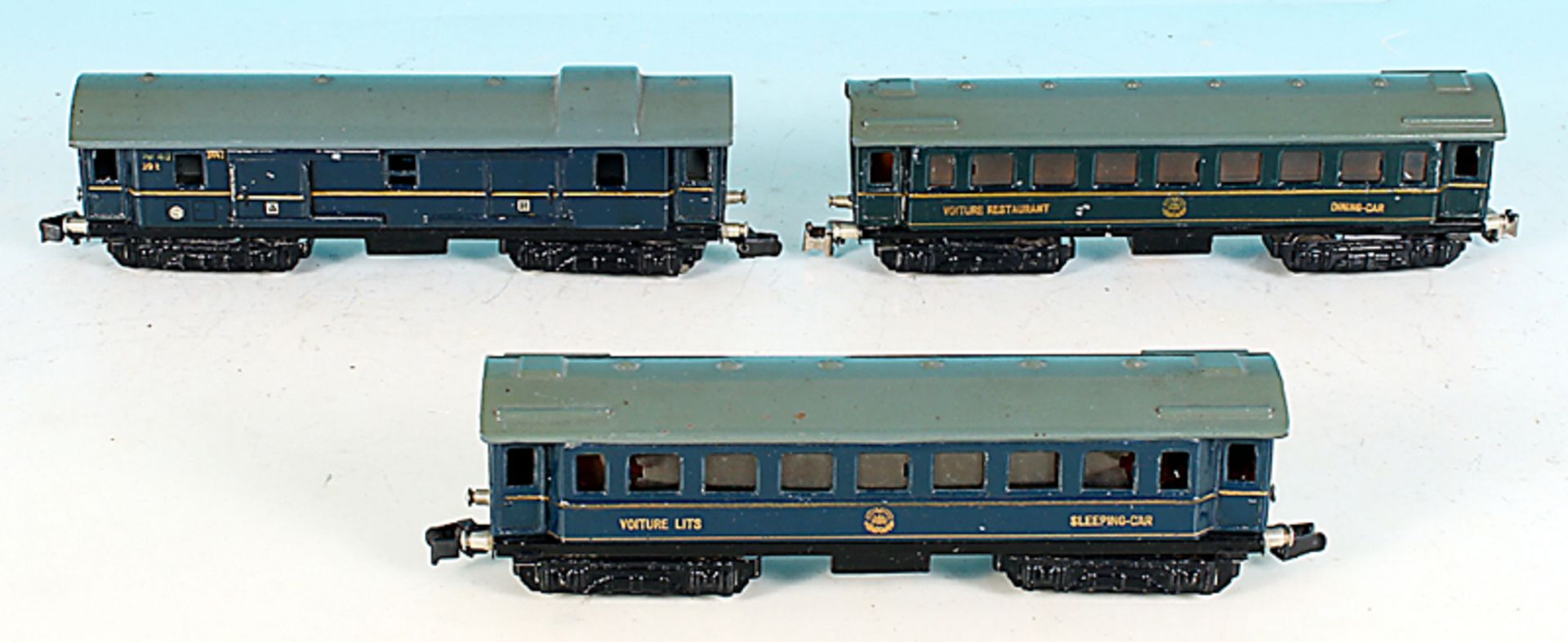 3 MÄRKLIN int. Personen-/Packwagen