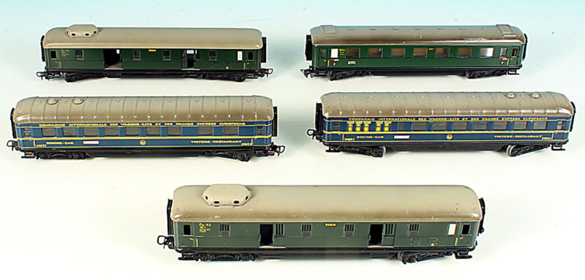 5 MÄRKLIN Personen/Packwagen -  Spur H0