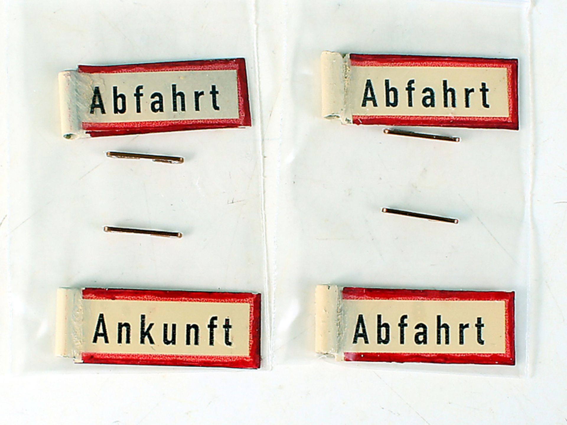 4 Einsteck-Schilder "Ankunft und Abfahrt für Bahnhöfe etc.