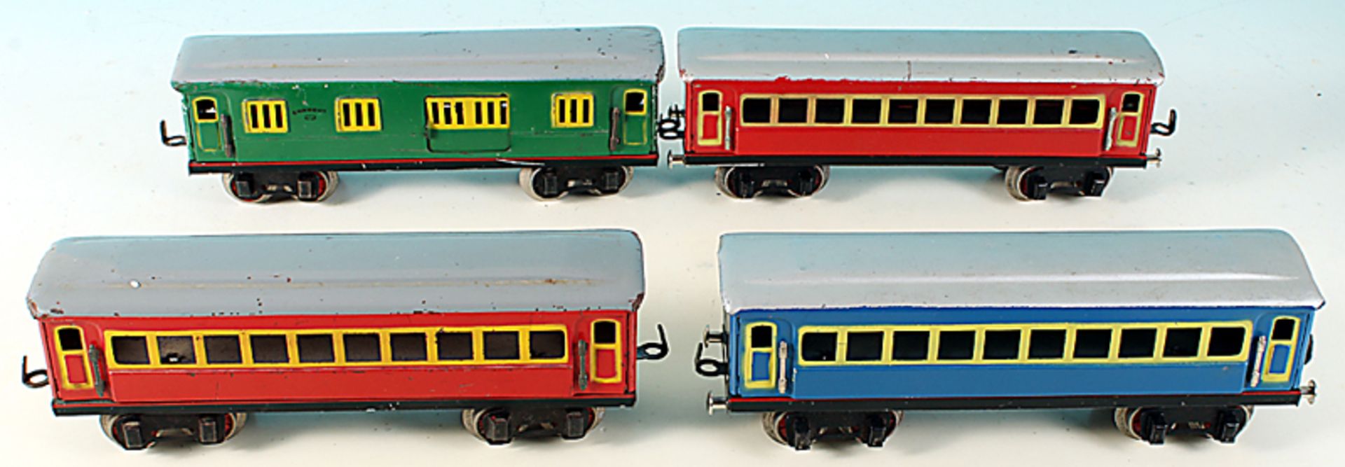 4 PAYA Personen-/Packwagen - Spur 0