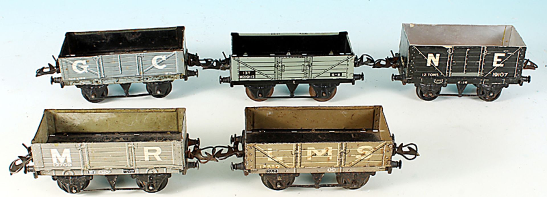 5 HORNBY Güterwagen - Spur 0