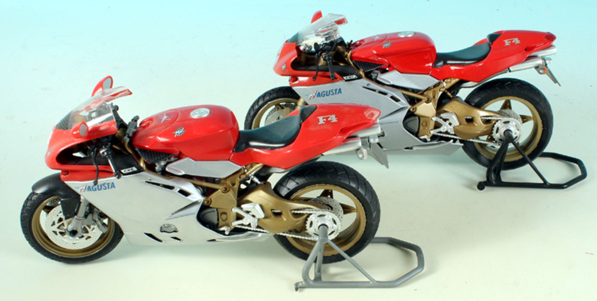 2 Motorradmodelle "Agusta MV"