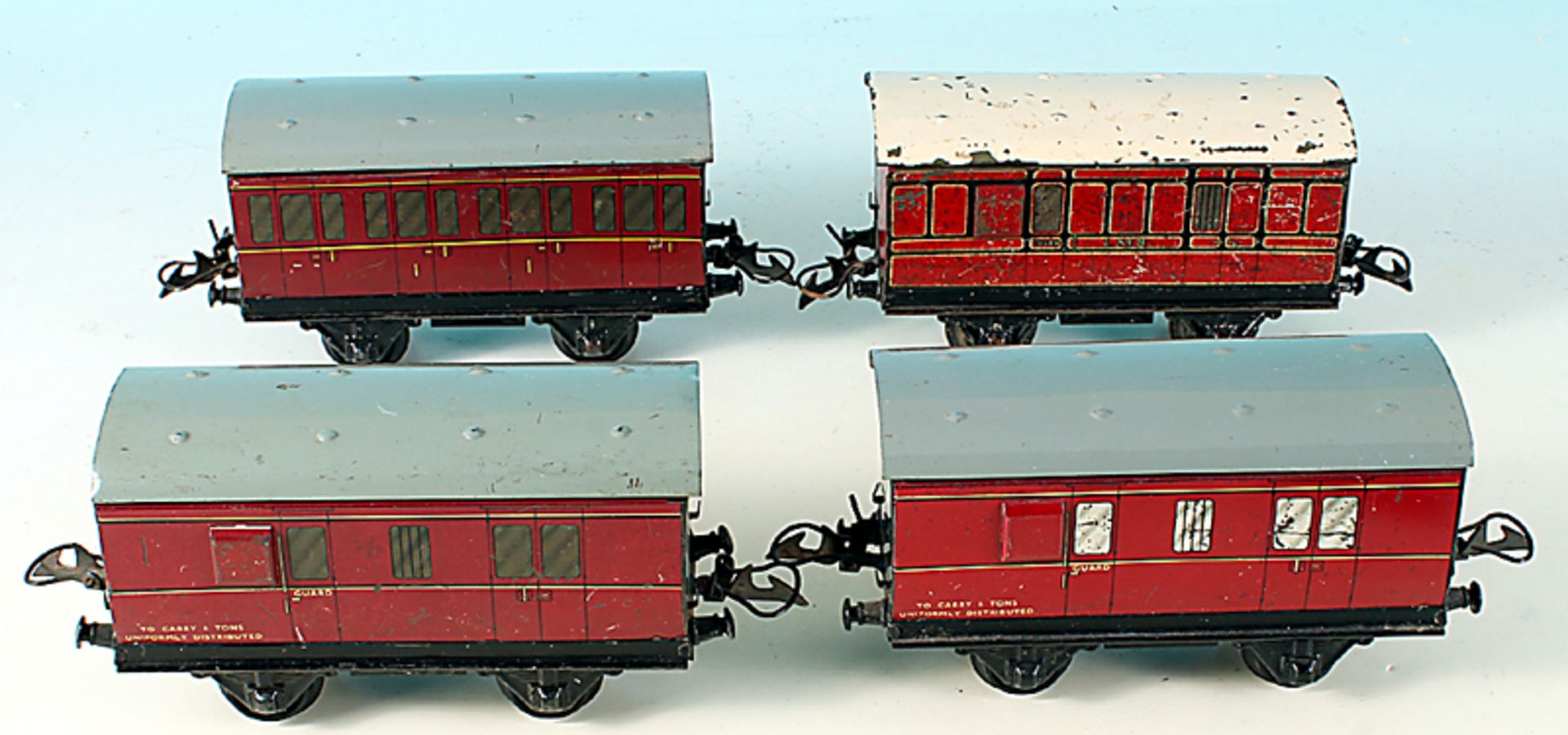 4 HORNBY Pack-/Personenwagen - Spur 0