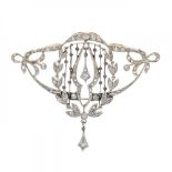 Belle Epoque brooch in 18k yellow gold with silver overlays. Rock-cut diamonds weighing 1 ct.Clasp