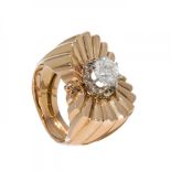 Ring chevalier in 18Kts yellow gold and brilliant of 1cts.France 40's.Measures: 21,9 x 15 mm (