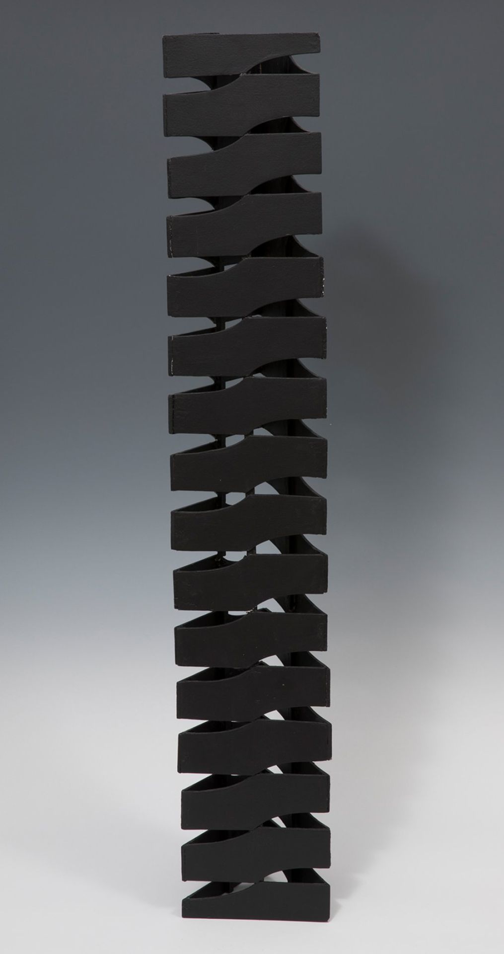 JOAQUIM TENREIRO (Melo, Gouveia, 1906 - Itapira, 1992).Untitled, 1960s.Painted wood.Signed with - Bild 5 aus 6