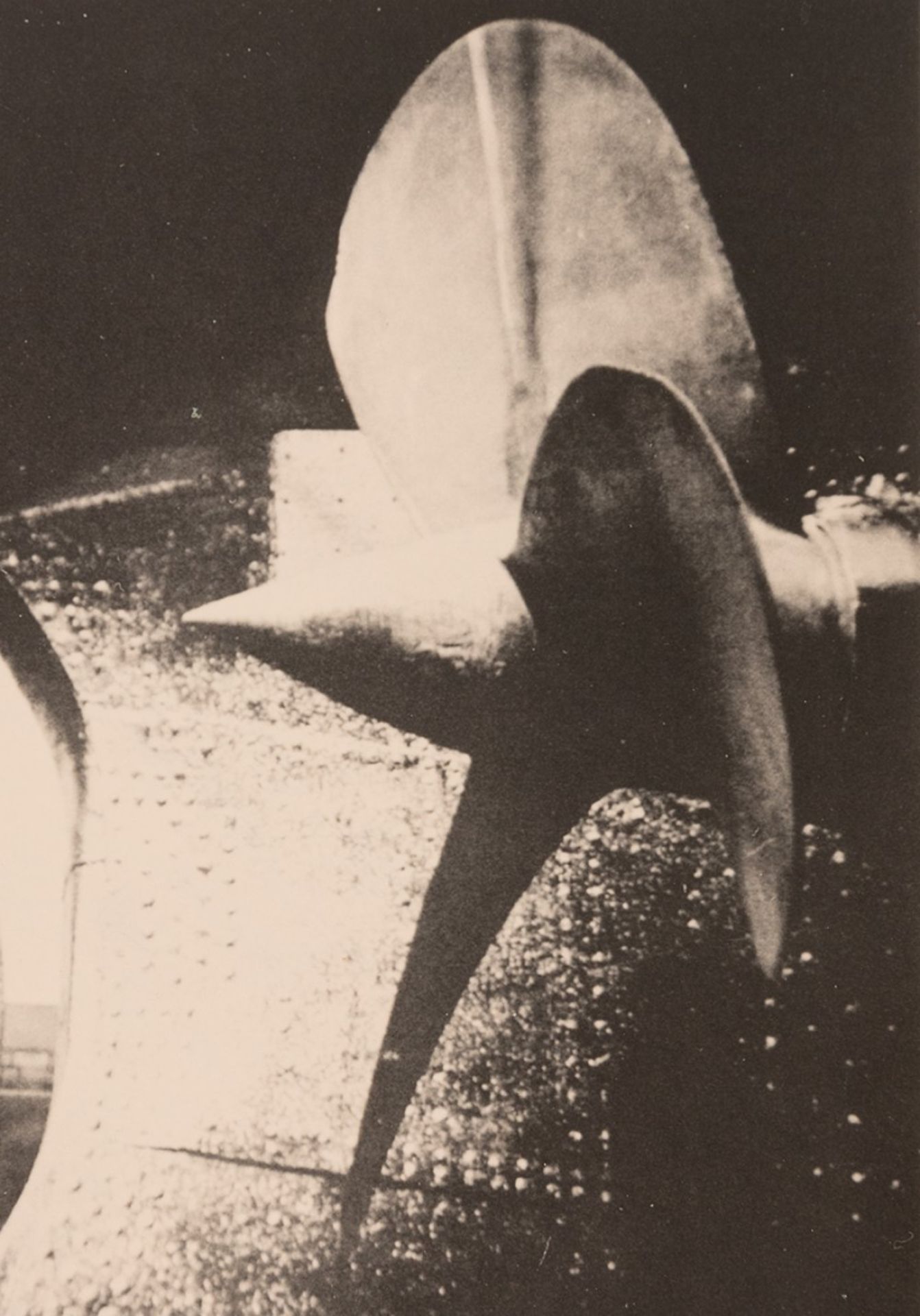 LUCIO RIDENTI (Taranto, 1895 - Turin, 1973)."Colossi del Mare, 1930.Photograph.With stamp on the - Image 4 of 4