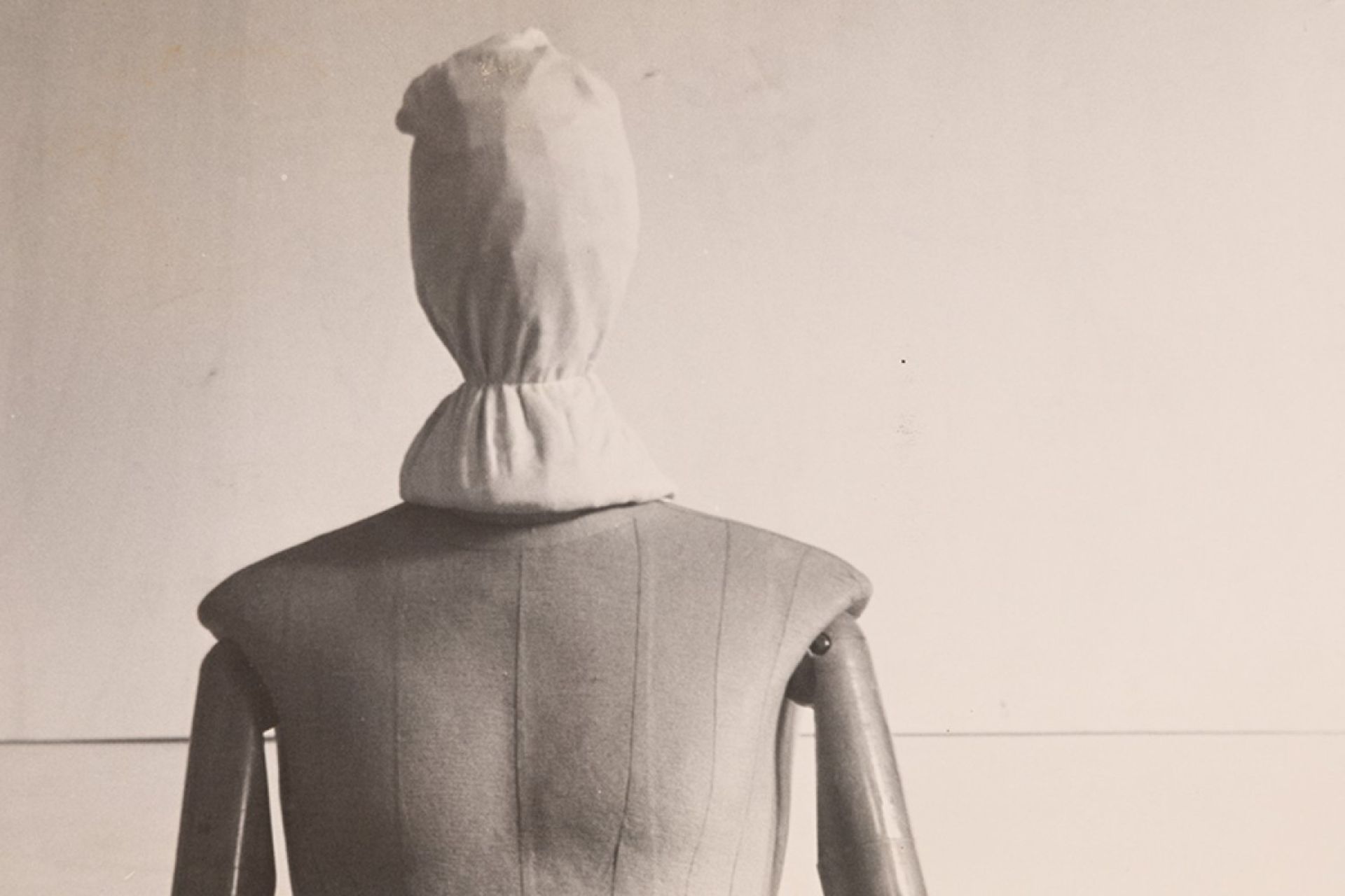 LUIGI VERONESI (Milan, 1908-1998)."Mannequin", 1937.Photograph.Signed and dated in rust ink in the - Image 4 of 5