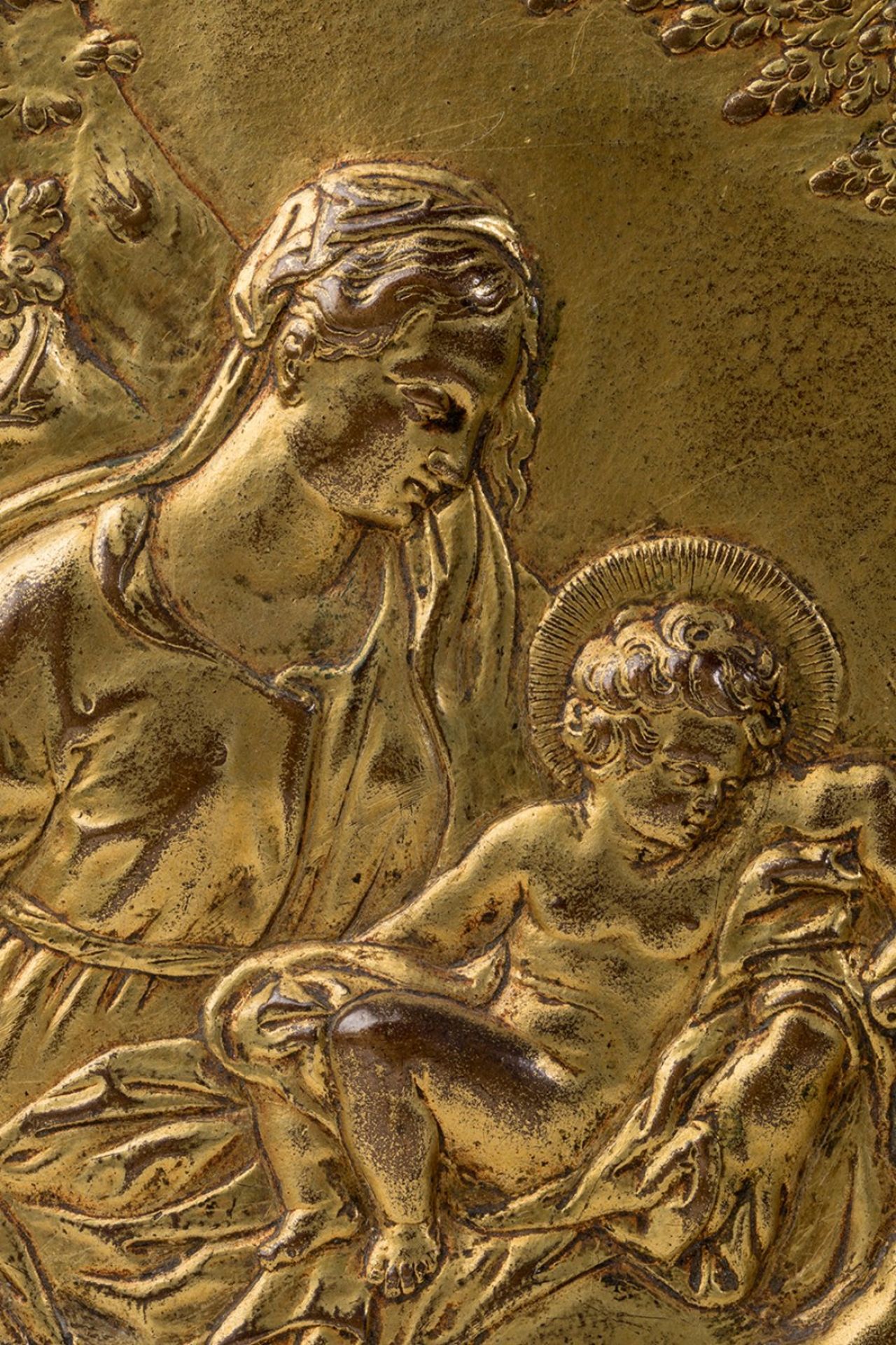 Italian school; 17th century."Madonna and Child with Saint John Child",Gilded bronze.Measurements: - Bild 3 aus 7