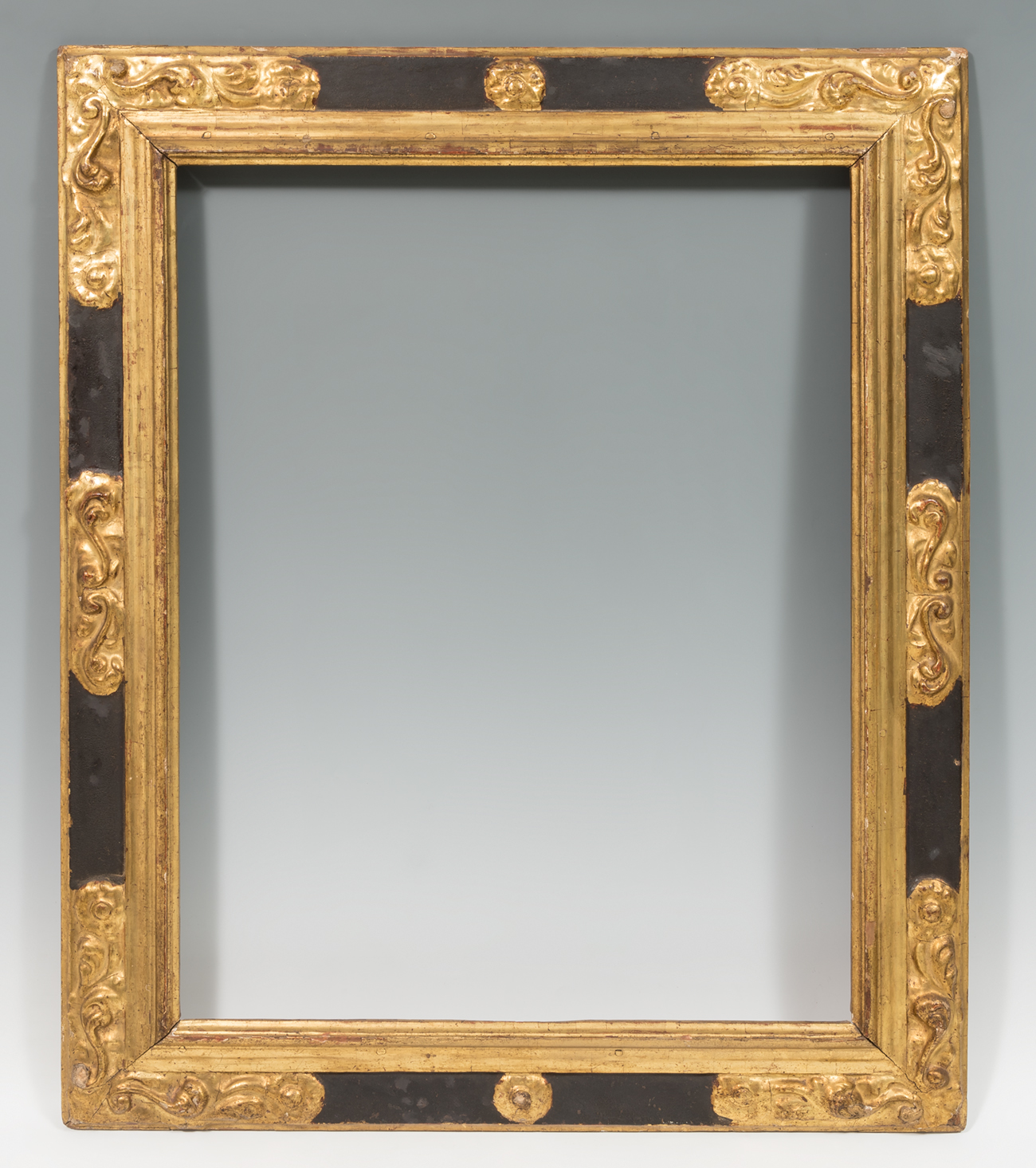 Frame; Spain, early 17th century.Wood.Measurements: 83 x 63 cm (light); 102 x 83 cm (frame).