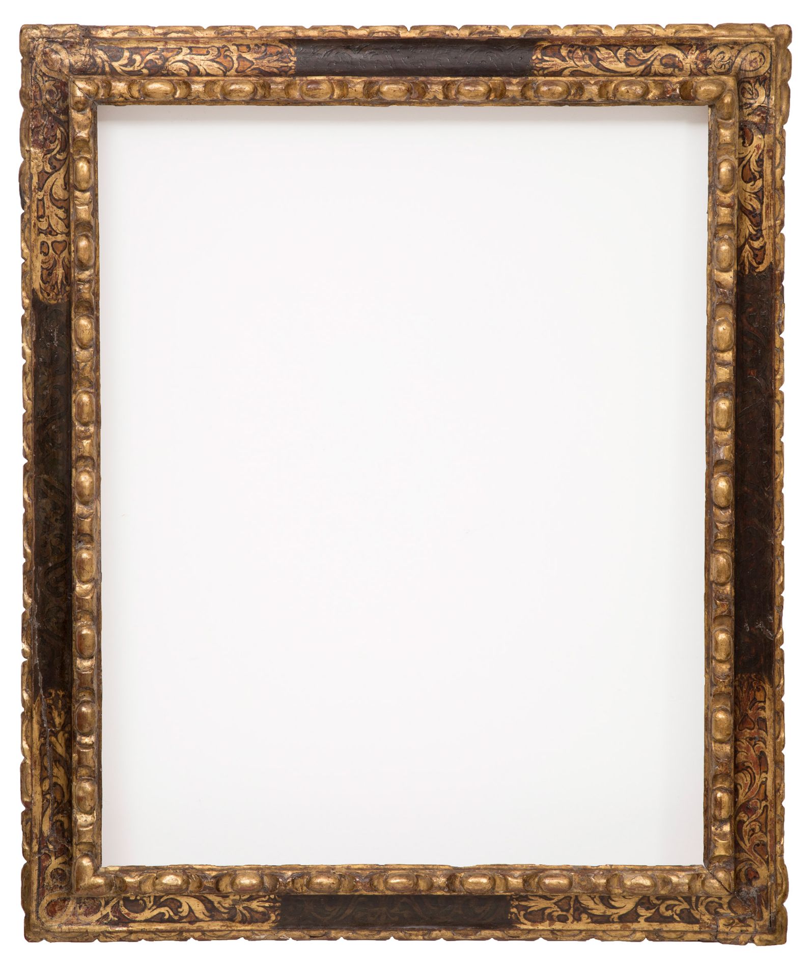 Spanish frame; 18th century.Carved and polychromed wood.It presents faults in the carving and in the