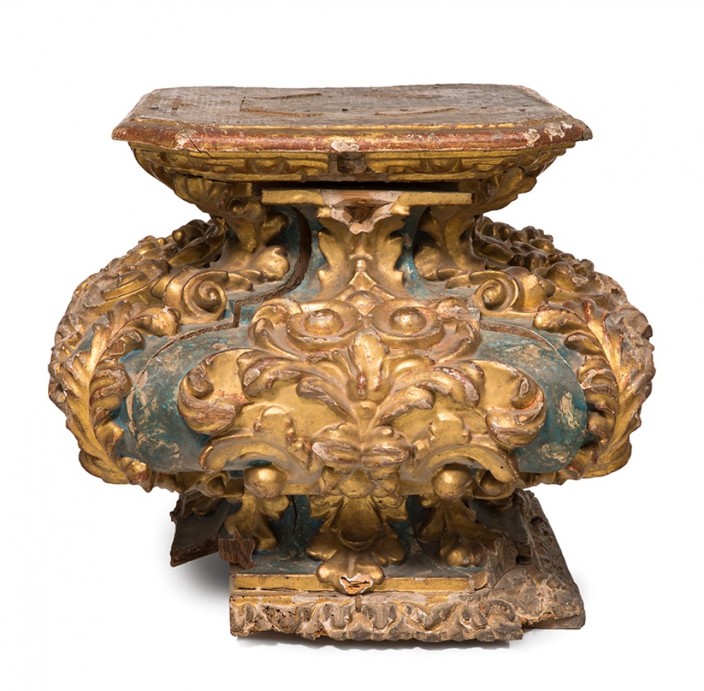 Spanish work, ca. 1700.Pair of pedestals with coats of arms of the Order of Carmel.Carved and - Image 6 of 7