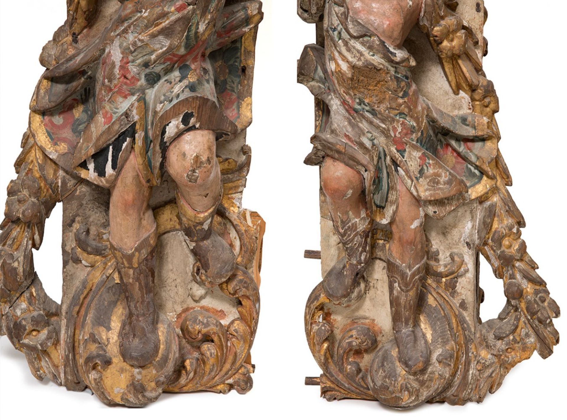 Early 18th century Spanish work.Pair of pilasters with angels.Carved, gilded and polychrome wood. - Image 6 of 6