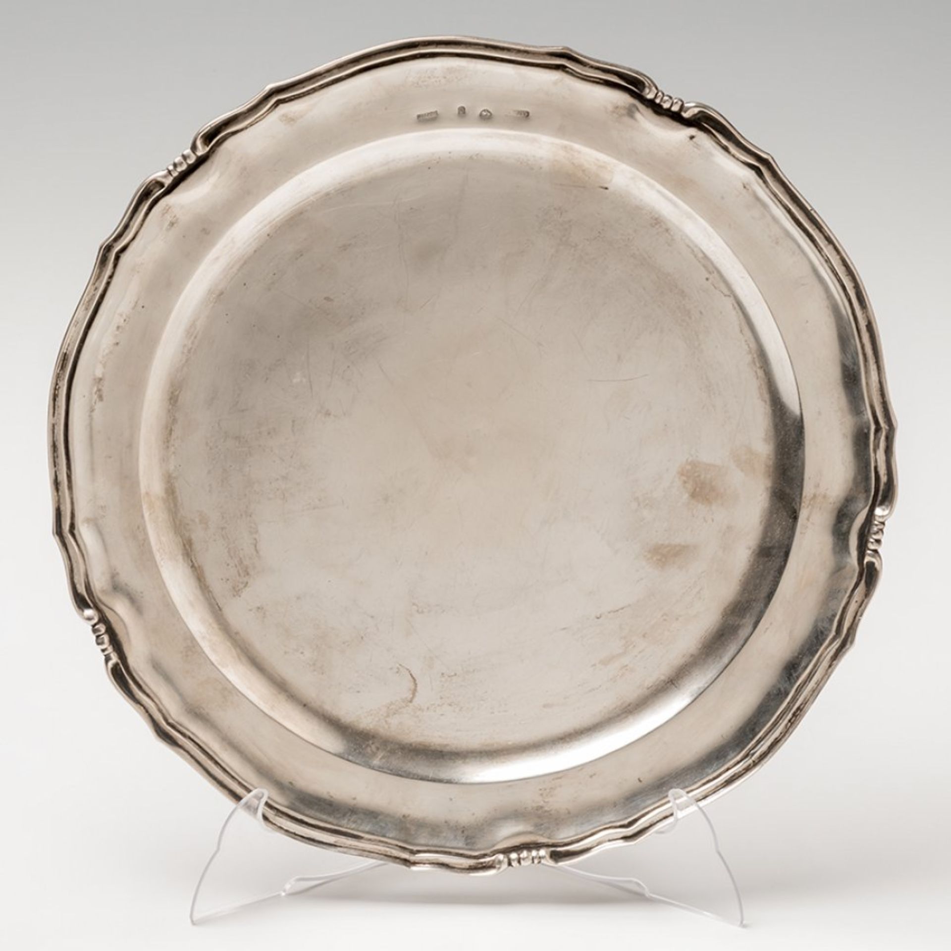 Under plate, trivet, in stamped silver. Mexico. S. XIXWeight: 779.6 g. Measure: 33 cm in diameter. - Bild 5 aus 5