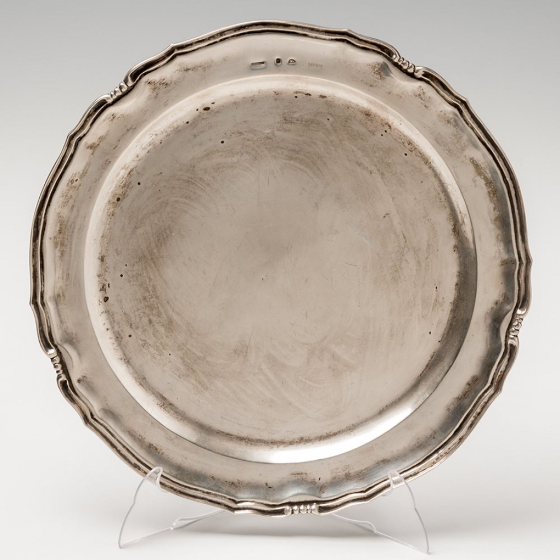 Under plate, trivet, in stamped silver. Mexico. S. XIXWeight: 744.5 g. Measure: 33 cm in diameter. - Bild 4 aus 5