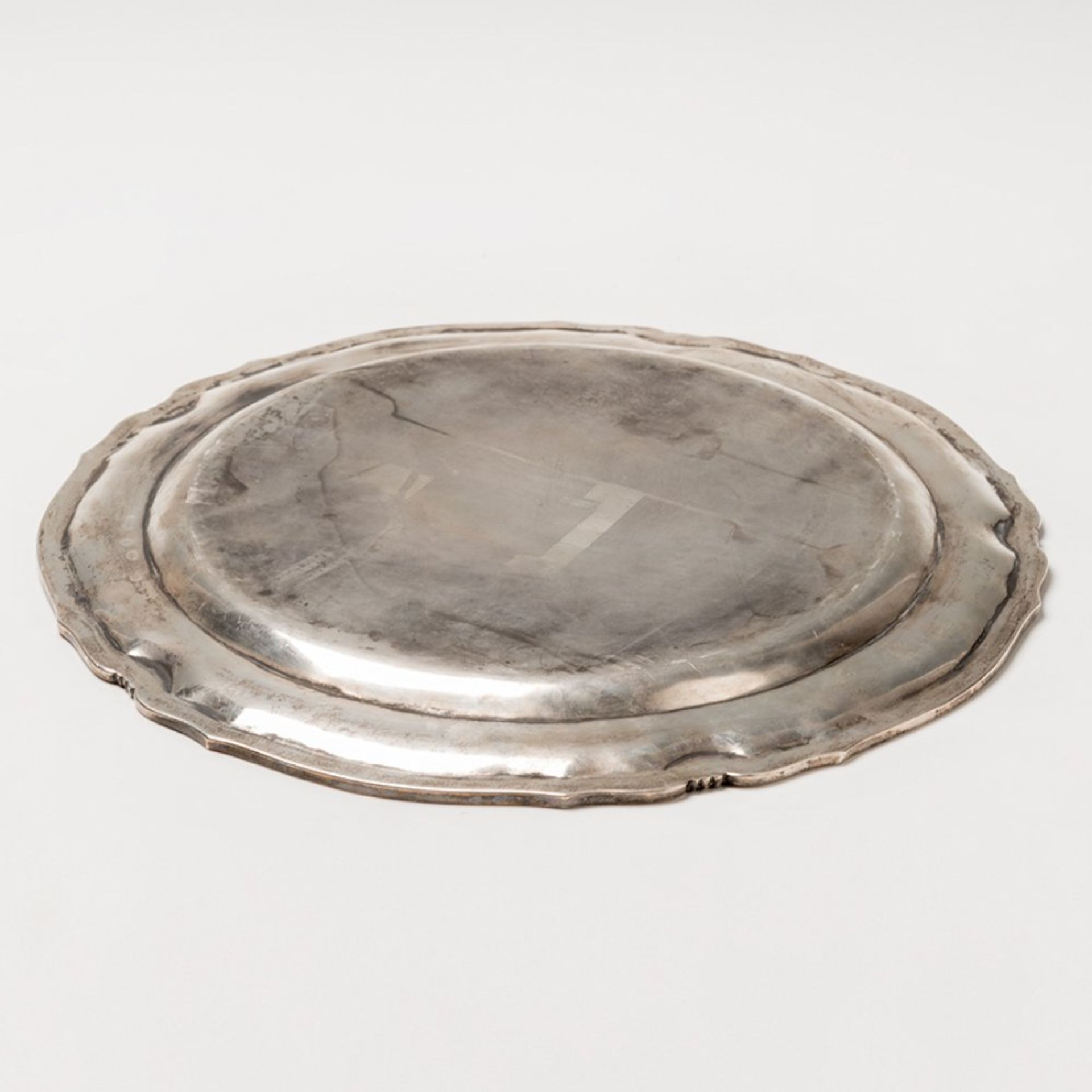 Under plate, trivet, in stamped silver. Mexico. S. XIXWeight: 779.6 g. Measure: 33 cm in diameter. - Image 2 of 5