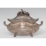 Punched silver tureen. Platero CARDENAS. Seville. S.XVIII - pp S.XIX.Weight: 2,690 g. Measure: 22