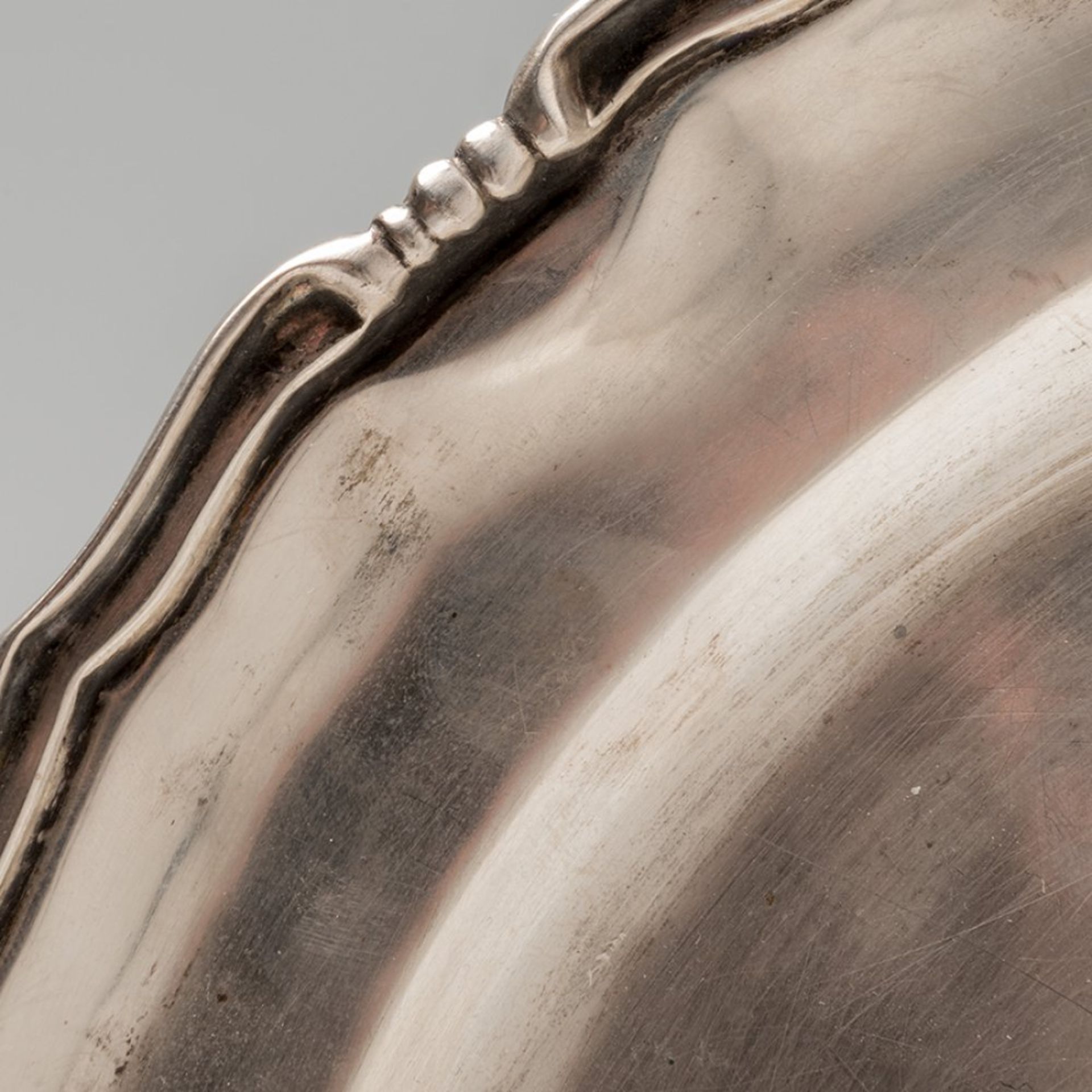 Under plate, trivet, in stamped silver. Mexico. S. XIXWeight: 779.6 g. Measure: 33 cm in diameter. - Bild 4 aus 5