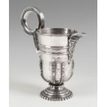 Pitcher with a 19th century spout.Silver.With contrasts.Measures: 27 x 25 x 12 cm.Total weight: 1060