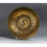 Petition plate. Antwerp, early 16th century.Bronze.Measurements: 42 cm (diameter).This gilded bronze