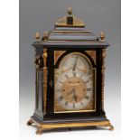 Bracket type clock, George II, signed ROBERT HIGGS. London, first half s. LONDON, FIRST HALF OF