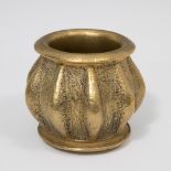 Mortar; Spain, 16th century.Bronze.Measurements; 12.5 x 13 cm.Bronze mortar with a round base on