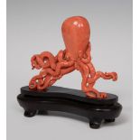 Octopus; Chinese work, First third of the 20th century.Coral.Some of the tentacles are broken.