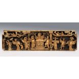 Relief; Japan; 18th century.Carved and gilded wood.Size: 29 x 102 x 5 cm.Relief made of carved and