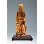 SHOU-LAO; China, Ming dynasty (1638 - 1644)Carved ivoryProvenance: Linart Limited.Size: 13 x 4 x 3,5