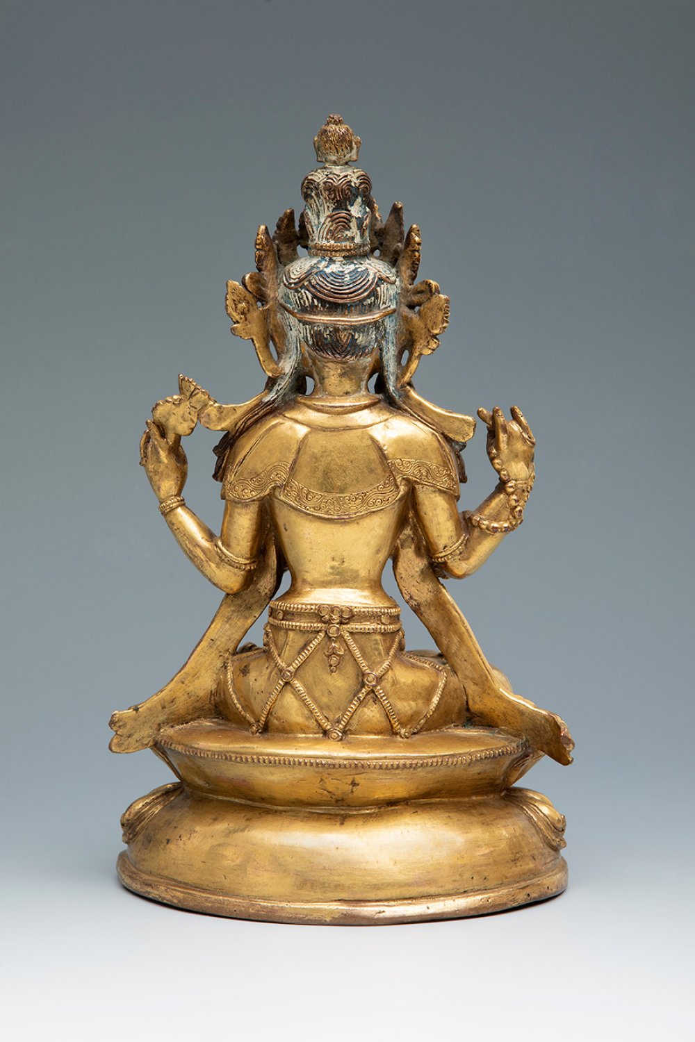Bodhisattva; Beijing or Tibet. Ming Dynasty. 15TH-16TH C. Gilt and chiselled bronze inlaid with - Bild 2 aus 5