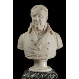 Bust; Italian school; early 19th century.Marble. Black marble pedestal.Measurements: 72,5 x 33 x