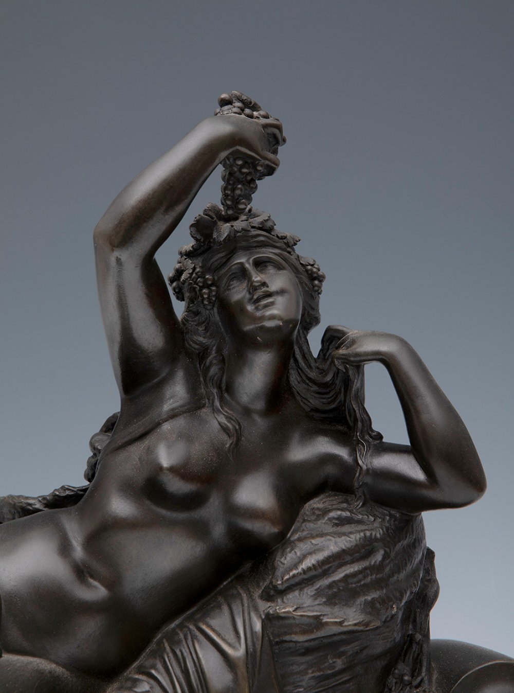 French or Italian school, mid-19th century."Allegory of Autumn".Patinated bronze. Wooden base. - Image 3 of 5