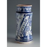 Albarelo "faixes i cintes". Catalonia, 20th centuryGlazed ceramic.Measurements: 26 cm (height) x